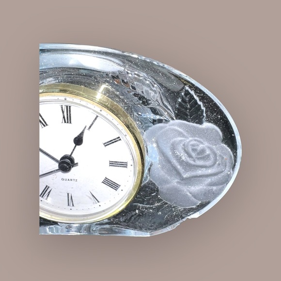 Glass Quartz Clock - Picture 9 of 14
